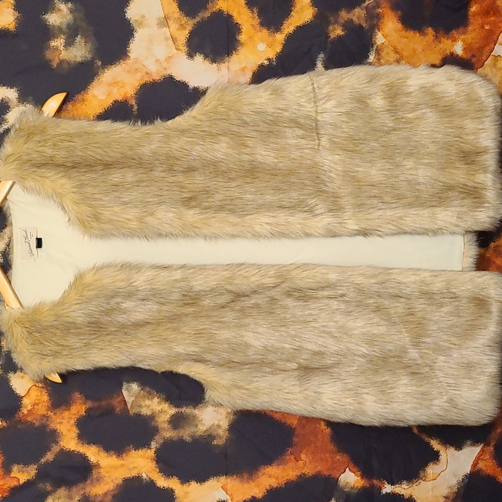 OSFM EUC faux fur vest